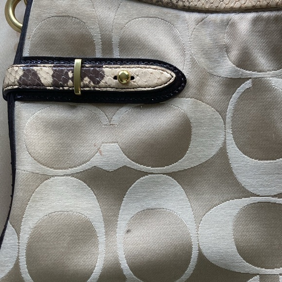 COACH classic tan material w/reptile pattern leather trim hobo purse. $55 - Picture 10 of 15